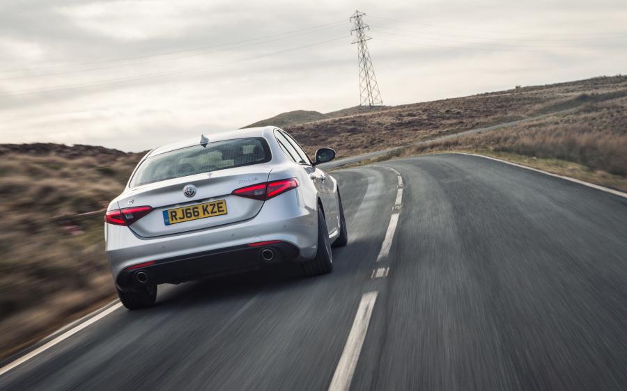 Alfa Romeo Giulia Q2 (952) 2016 года  (UK) (фото 2 из 43)